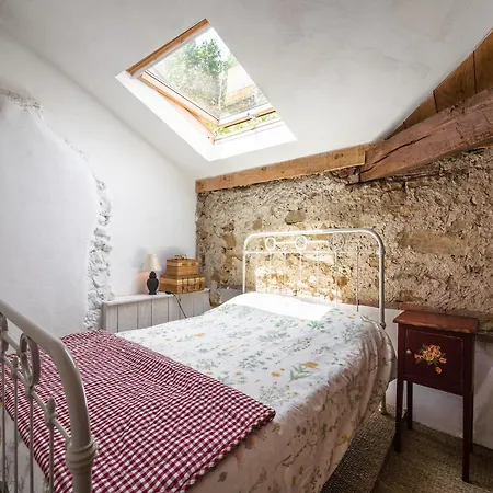In Near Cathar Castles, Cleaning Included